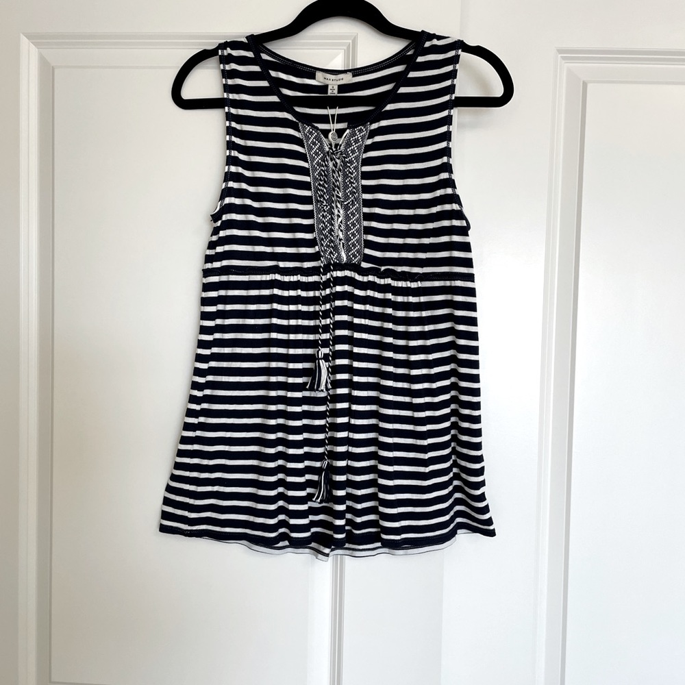MAX STUDIO sleeveless top in navy and off-white